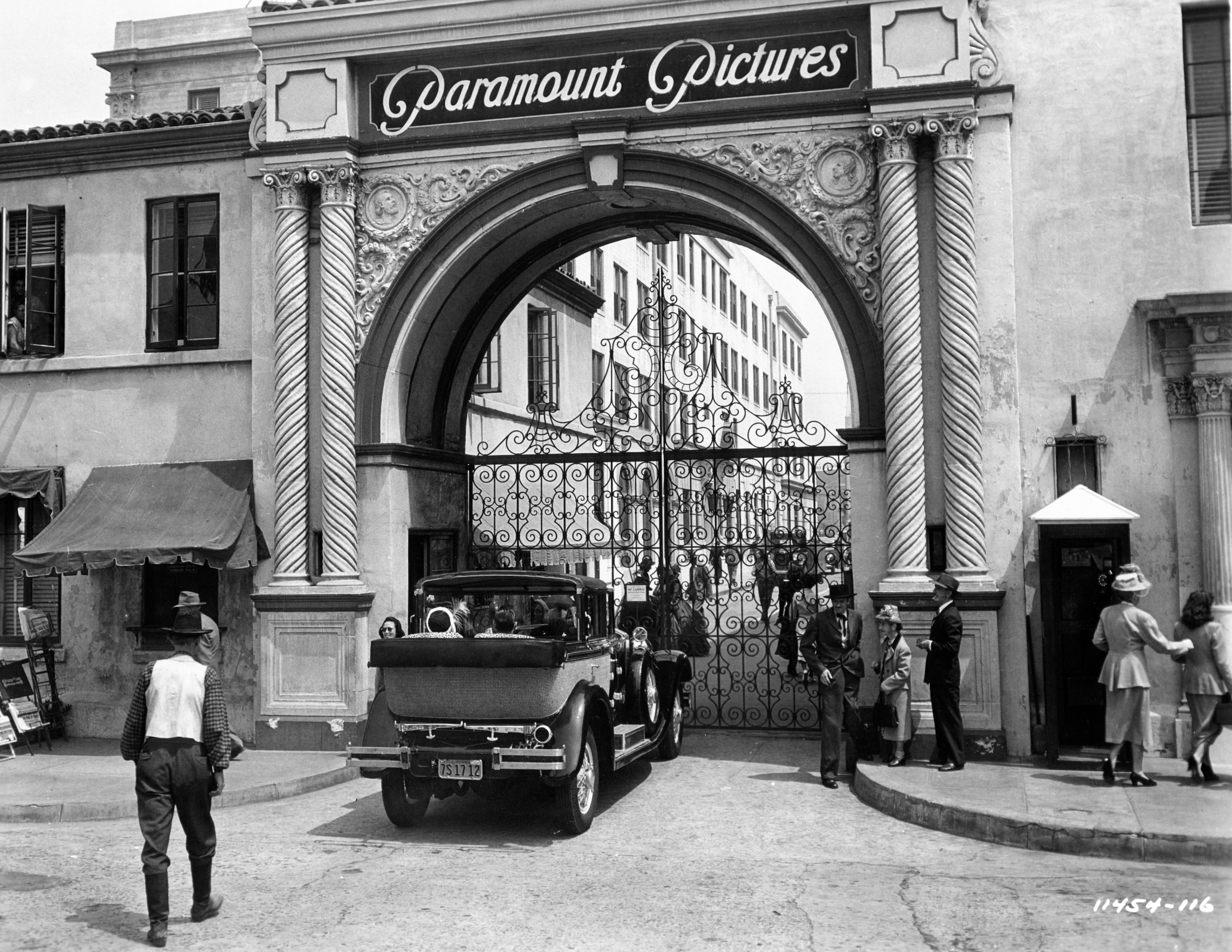 Sunset Blvd Still 11454 116
