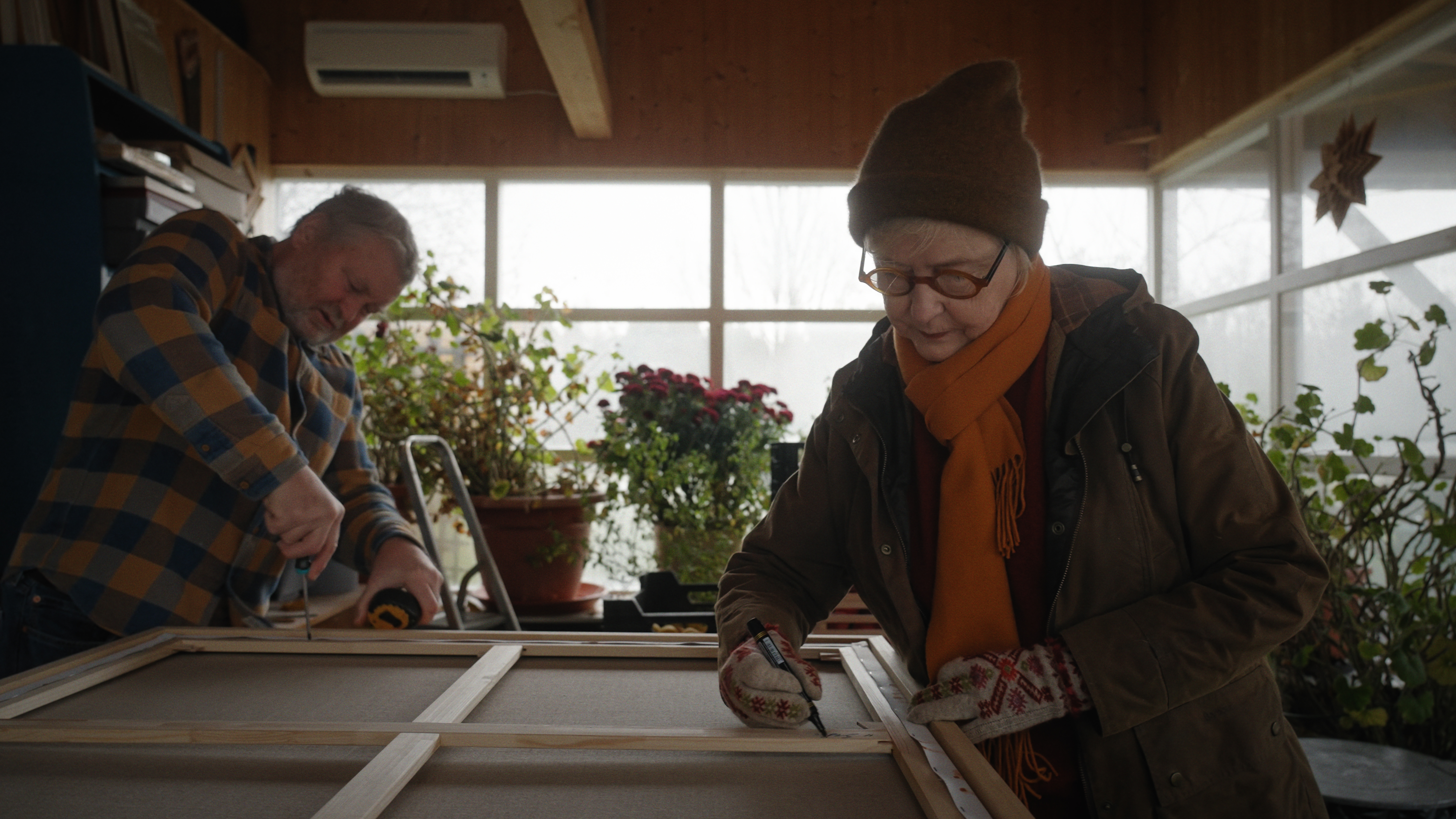 Elu Maalides Still V02 40